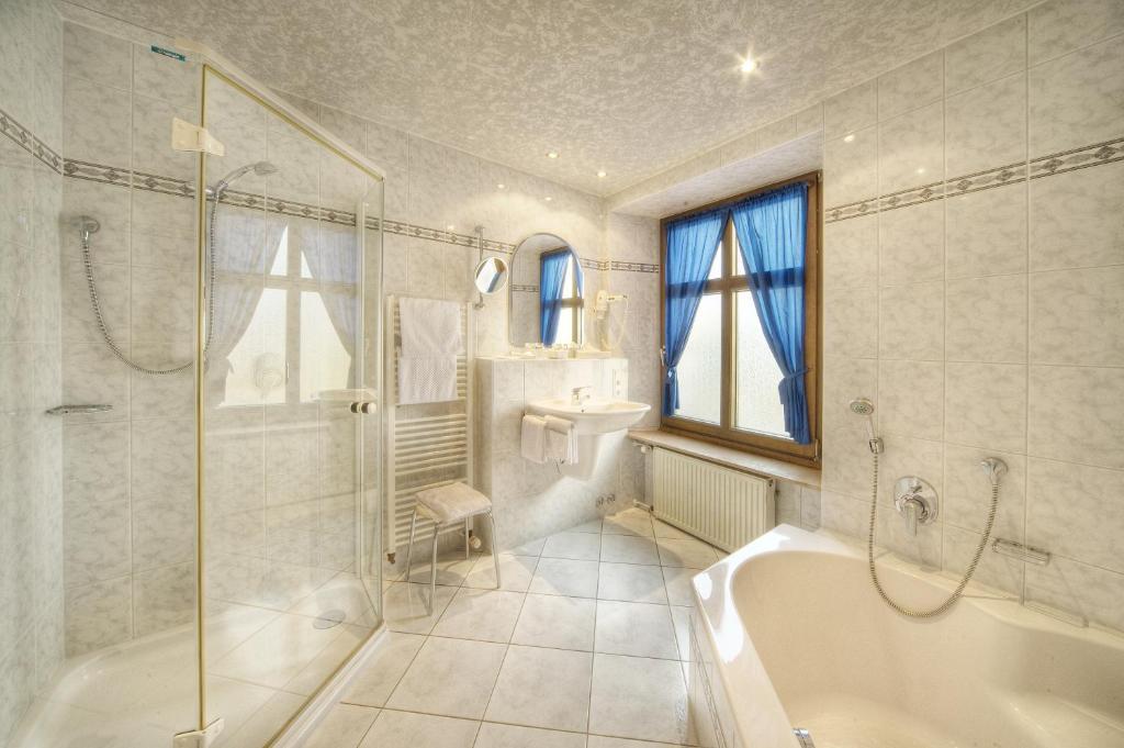 Hotel Zur Post Bernkastel-Kues Oda fotoğraf
