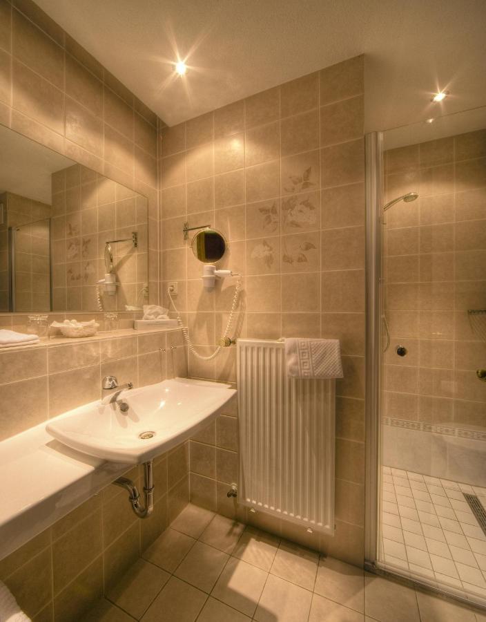 Hotel Zur Post Bernkastel-Kues Oda fotoğraf